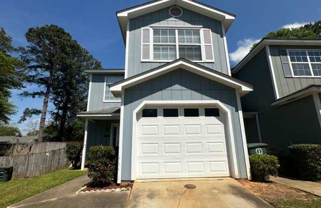 Foxhill Commons Subdivision!  Fully Furnished TDY!  Will Rent Furnished as a Yearly Renta W/Different Rental Rate! Gallery 1