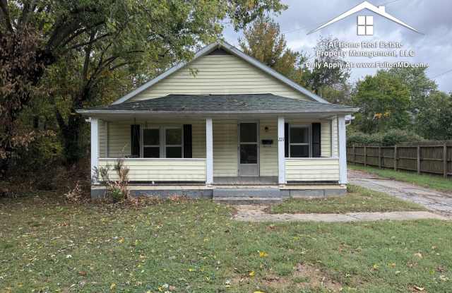 221 West 2nd Street Fulton, MO 65251 Gallery 1