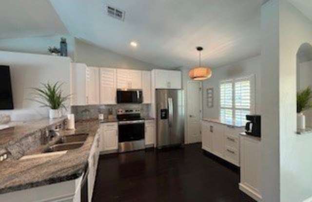 4104 SW 15 Avenue Gallery 3