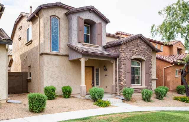 3935 E CAT BALUE Drive - 3935 East Catbalue Drive, Phoenix, AZ 85050
