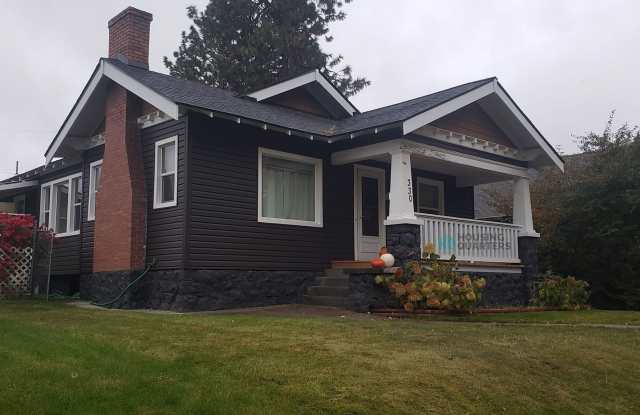 Single family on the South Hill! Come see the charming 3 bed, 1 bath home! Gallery 1