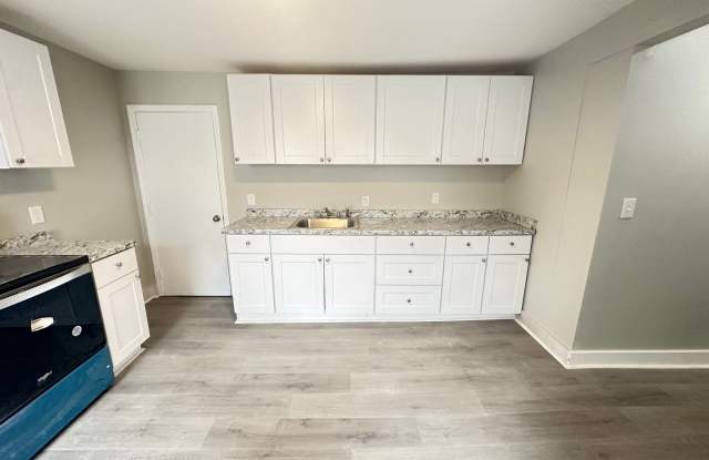 Renovated 4 Bedroom and 1.5 Bath photos photos