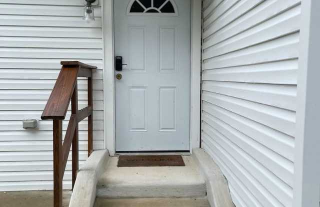 Spacious 1 Bedroom  den, 1 bath in Brandywine, Md photos photos