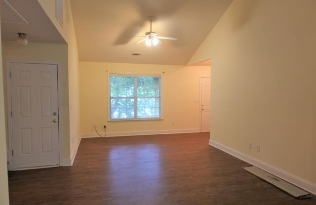 312 Sprucewood Court photos photos
