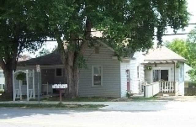 Location, Location, Location!! - 730 Oakland Street, Hendersonville, NC 28791