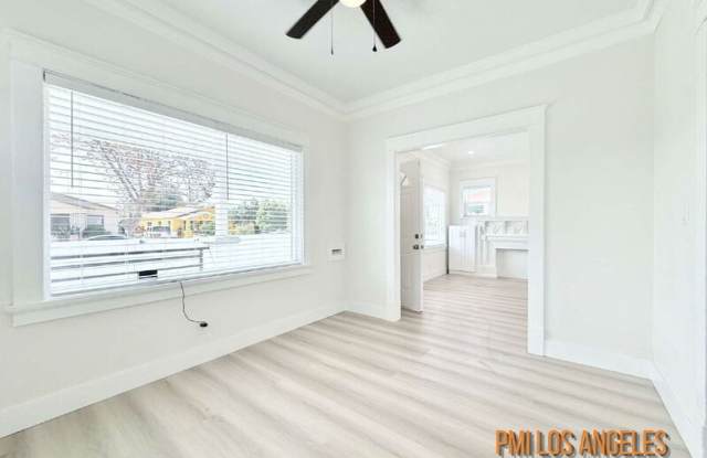 1313 West 84th Place Gallery 4