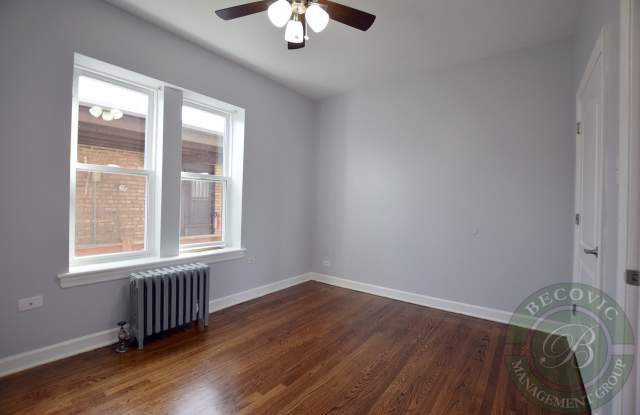 1724 W Juneway Terrace Gallery 2