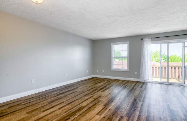 3 bed / 3 bath. Parking. Pet Friendly. Gallery 4