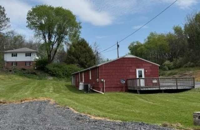 8673 WAYNE HIGHWAY photos photos