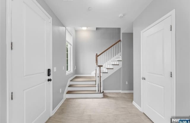 289 Bradley Drive Gallery 4
