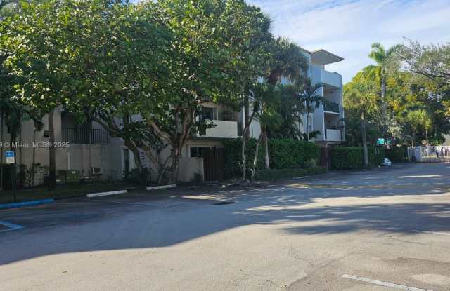 6890 N Kendall Drive - 6890 North Kendall Drive, Pinecrest, FL 33156