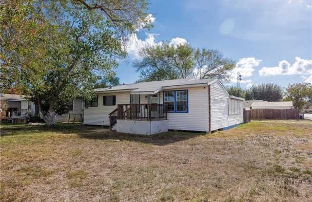 1350 Ormond Drive Gallery 4