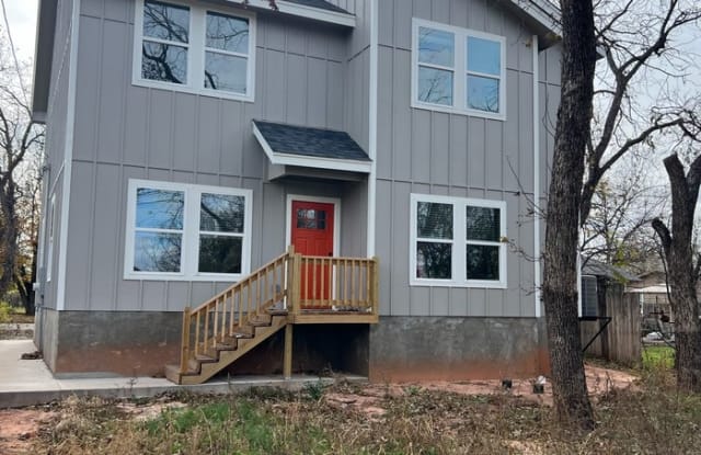 2818 Russell Avenue photos photos