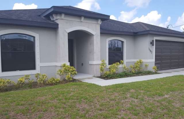 Coming soon !!! Mid October - Spacious 4/2 on Canal photos photos