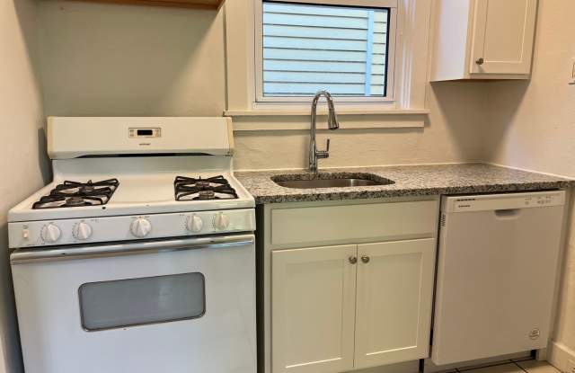 Room to Live, Space to Love! | Updated Home with Hardwood Floors & Flexible Lease Options Gallery 3