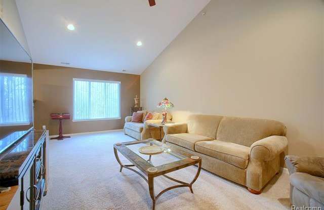 14410 SHADYWOOD Drive Gallery 4