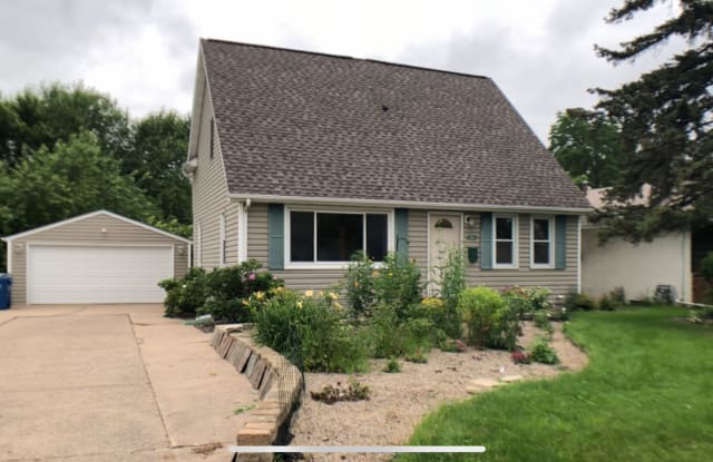 3608 Edward St NE - 3608 Edward Street Northeast, St. Anthony, MN 55418