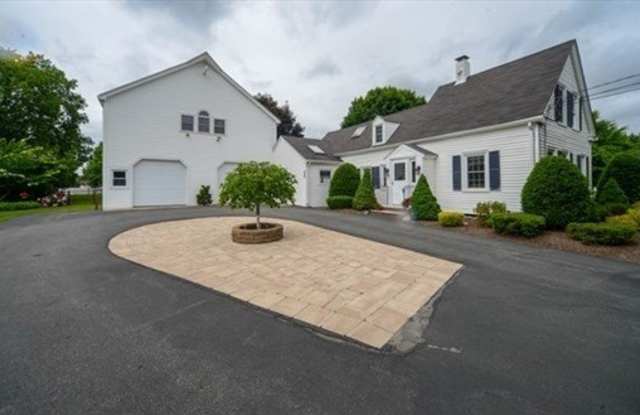 485 Sumner Street - 485 Sumner Street, Stoughton, MA 02072