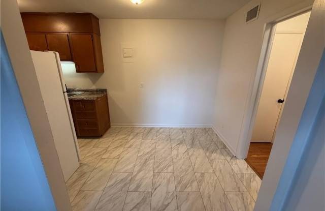1608 Northwest Boulevard Gallery 4