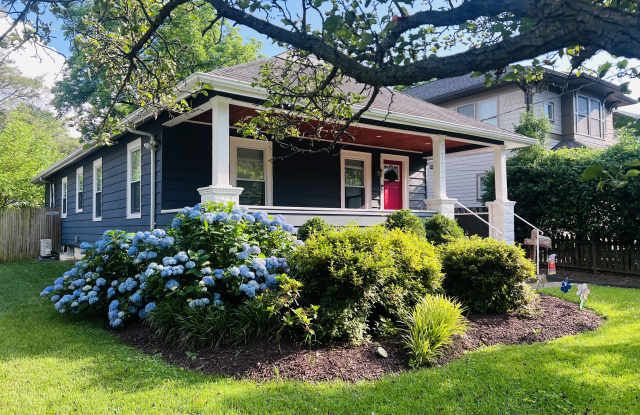 5712 Grosvenor Lane - 5712 Grosvenor Lane, North Bethesda, MD 20814