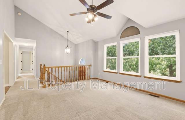 125 Southeast Topaz Drive Gallery 3