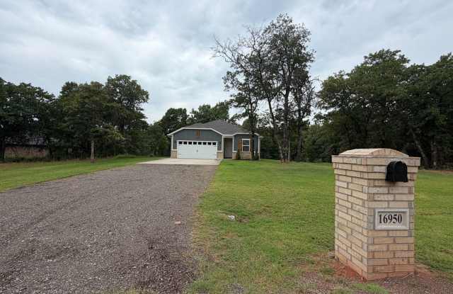New Construction 3 Bedroom, 2 Bathroom on a 1.45 Acre Lot in Ridge Creek Addition! photos photos