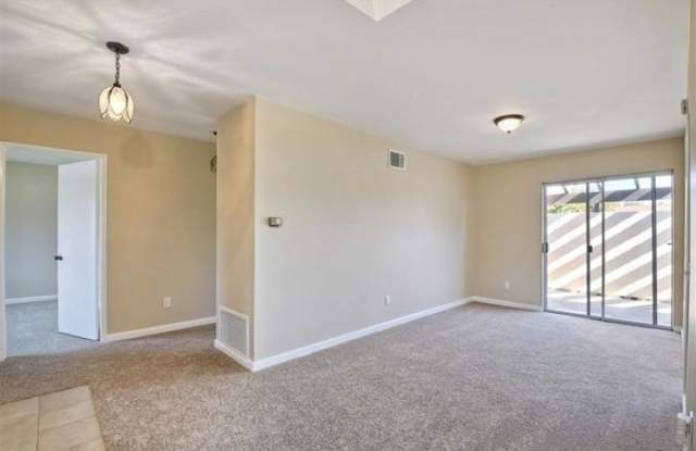 12116 Rancho Bernardo Road Gallery 3
