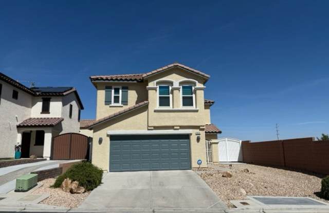 Spacious 4-Bedroom Home with Loft, Views  Backyard Oasis photos photos