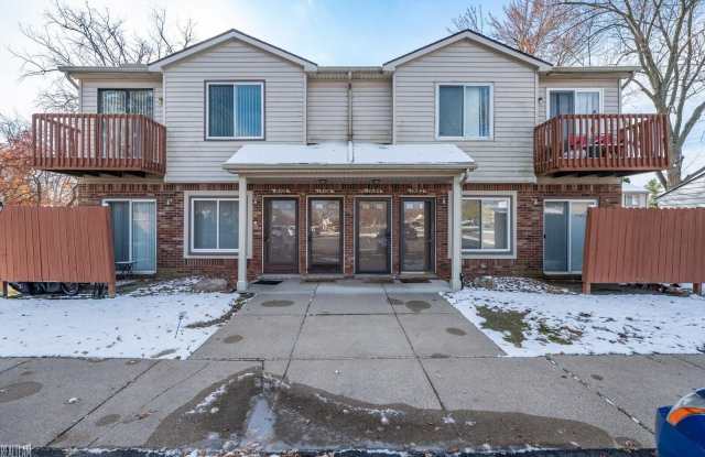 19106 E 14 Mile - 19106 East 14 Mile Road, Roseville, MI 48066