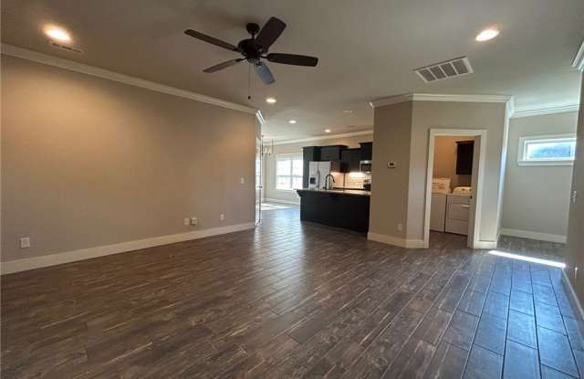 3101 SW Warberry Avenue Gallery 4