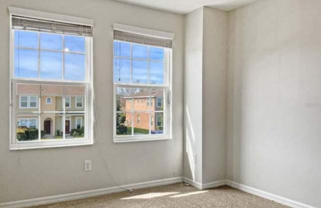 2 Bedroom Townhome in Riverview Gallery 4