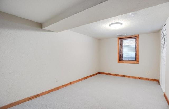 6 bedroom 2 bathroom available 06/01/2027 Gallery 4