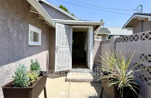 4125 1/2 S. Van Ness Ave photos photos