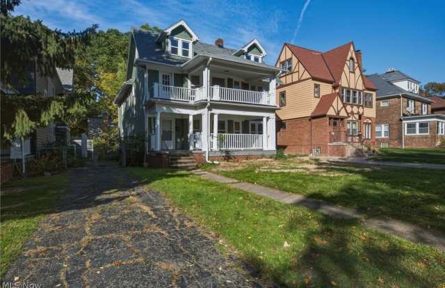 3379 Euclid Heights Boulevard Gallery 2