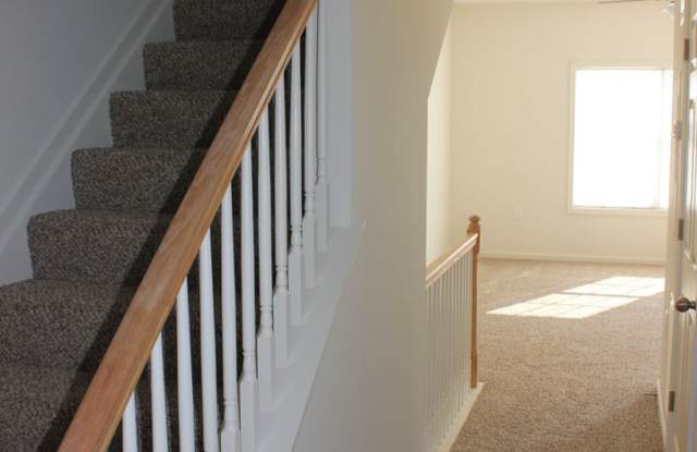 Two Master Suite Apartment Townhouse Gallery 4