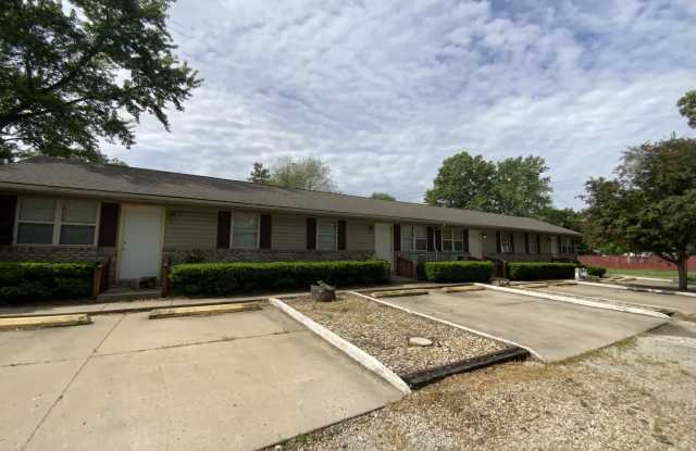 101 Oak St - 101 Oak Street, Westville, IL 61883