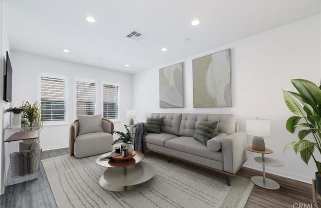 606 White Oaks - 606 White Oaks, Lake Forest, CA 92679