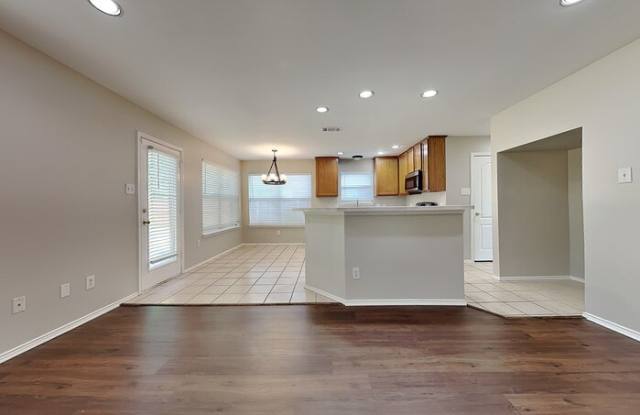 1325 Forest Creek Gallery 3