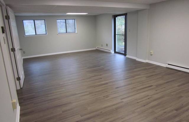 105 MEMORIAL DR Gallery 2
