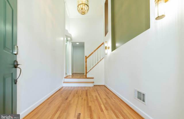 7704 ANNANDALE MAINS Court Gallery 4