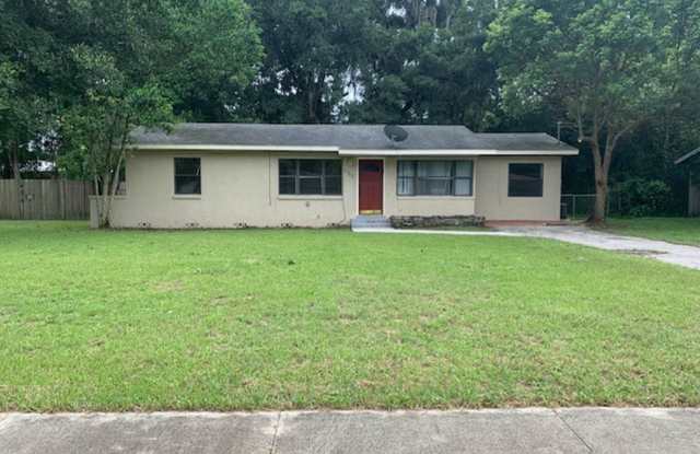 3 Bed 1 Bath | Large Fenced Yard | Washer/Dryer Hookups | Central Air | Pet Friendly | Section 8 Welcomed photos photos
