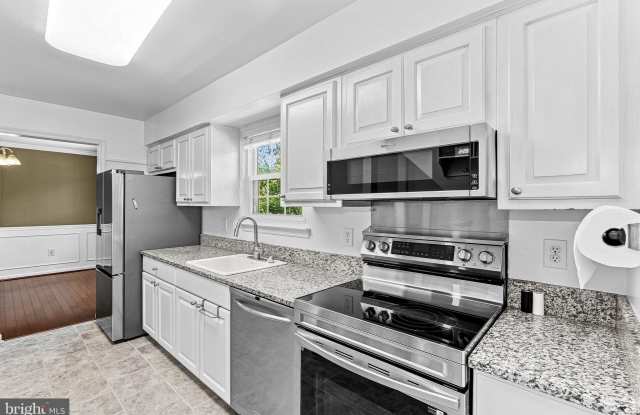 10163 YORKTOWN Way Gallery 4