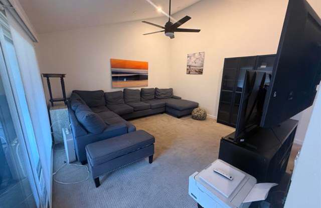 Centrally Located 2 Bed 2 Bath Condo! Gallery 4