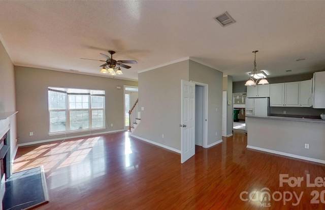 7236 Rock Island Road Gallery 2