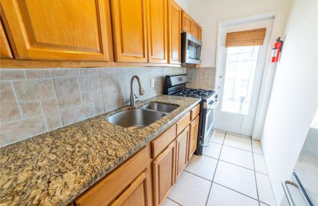 358 Euclid Ave photos photos
