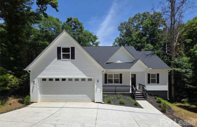 595 Foxwood Drive SE Gallery 2