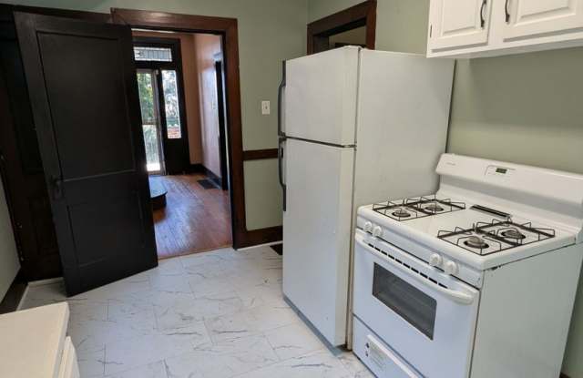 3 Bedroom 1 Bathroom Single Family Home (Greenfield) Gallery 4