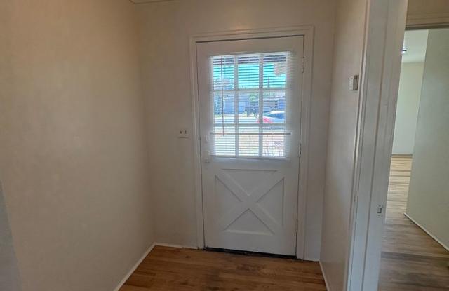 Charming Cozy Home for Rent Available Now! Gallery 3