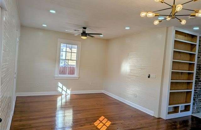 2717 LOYOLA Street Gallery 2