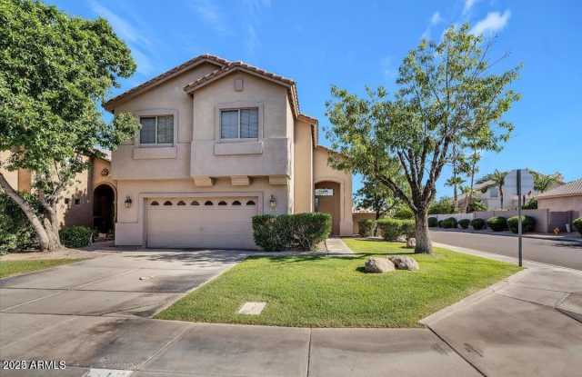 902 W AZALEA Place photos photos